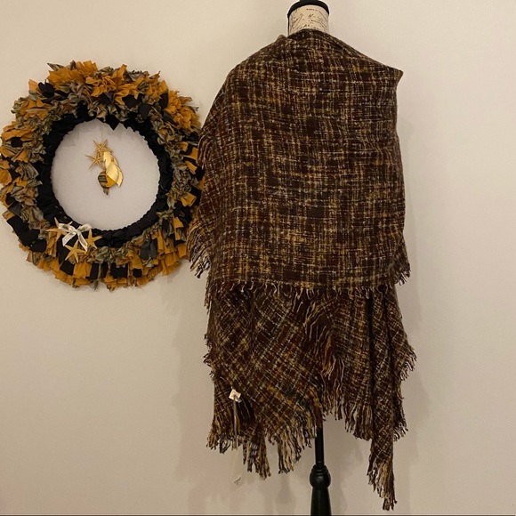 Oversized wool cape/wrap perfect for fall/winter - Picture 7 of 16